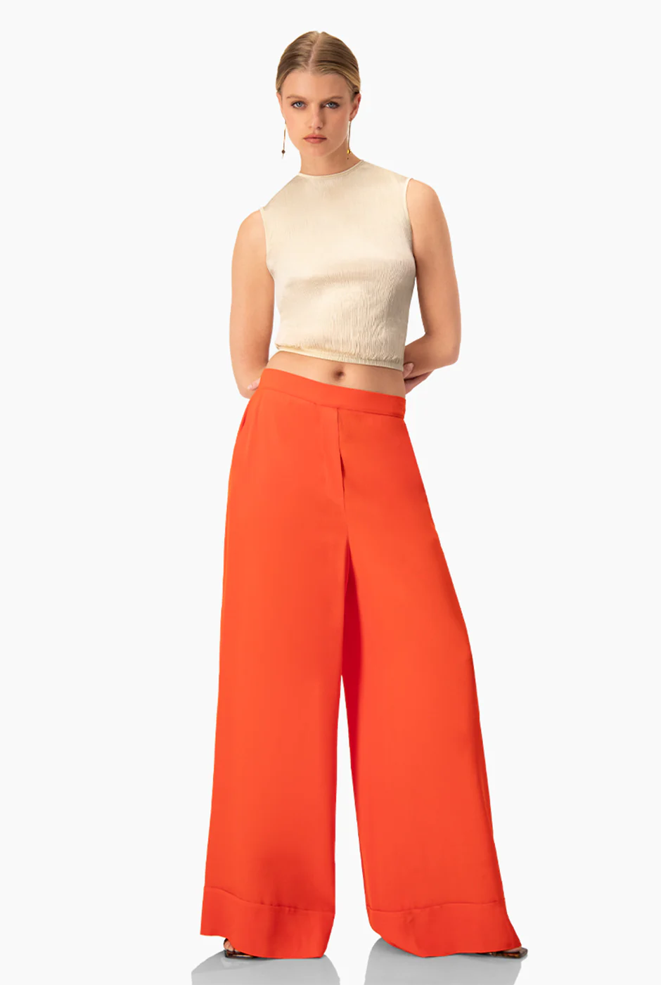 Blusa color marfil sin mangas - Image 6