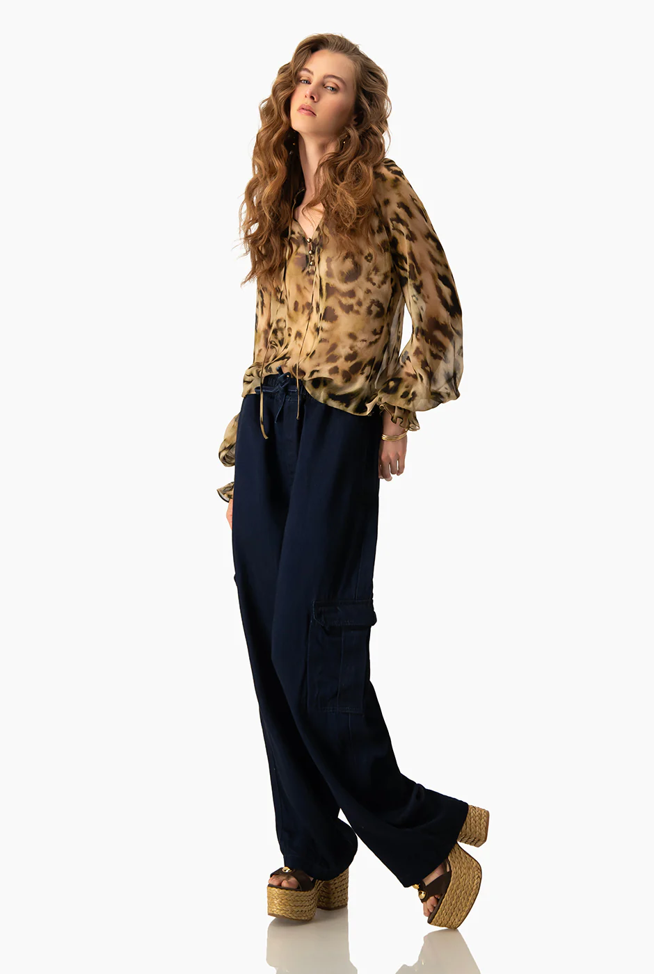 Blusa cuello alto y escote en V - Image 3