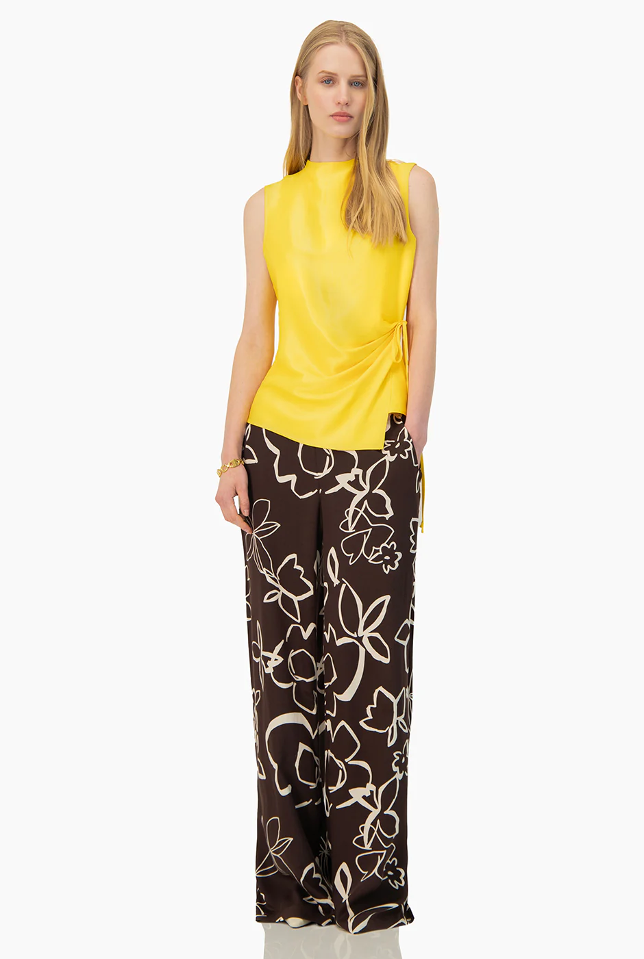 Blusa Ivonne lisa con amarre - Image 4