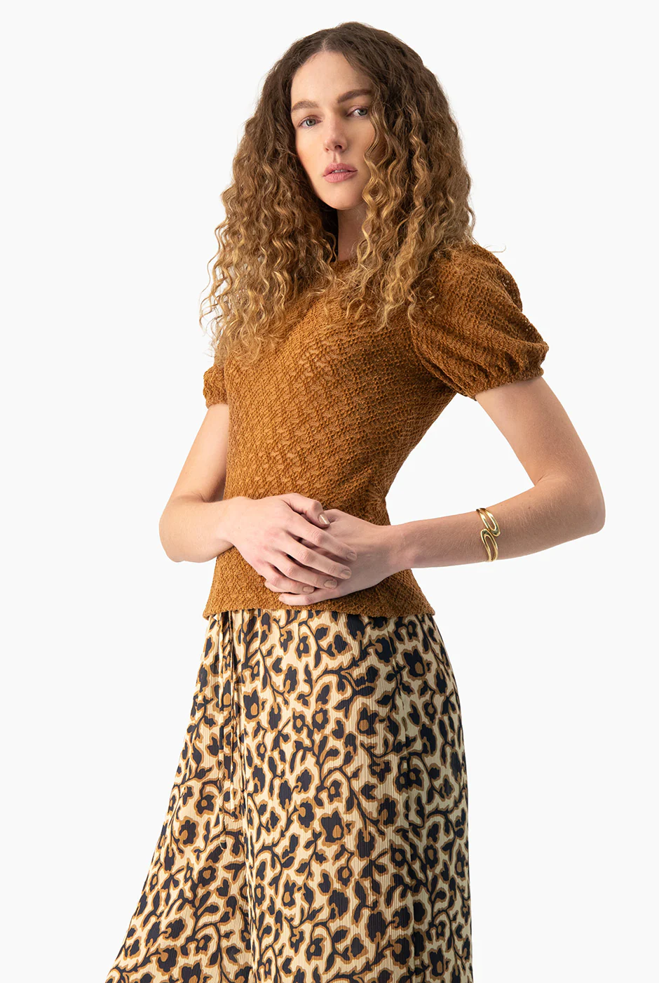 Blusa Ivonne tejida cafe - Image 3