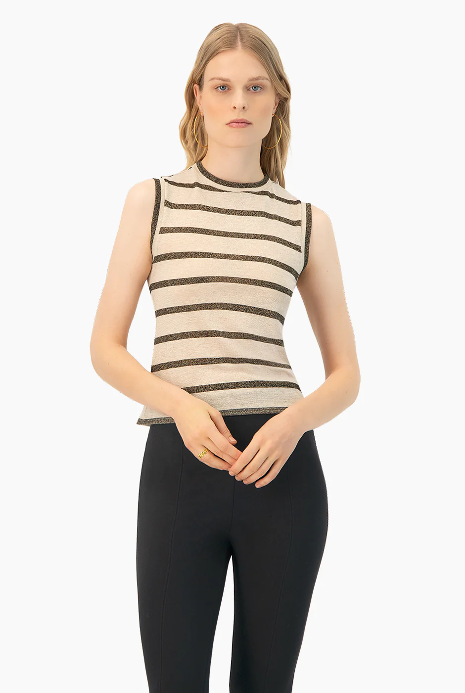 Blusa sin mangas y cuello redondo