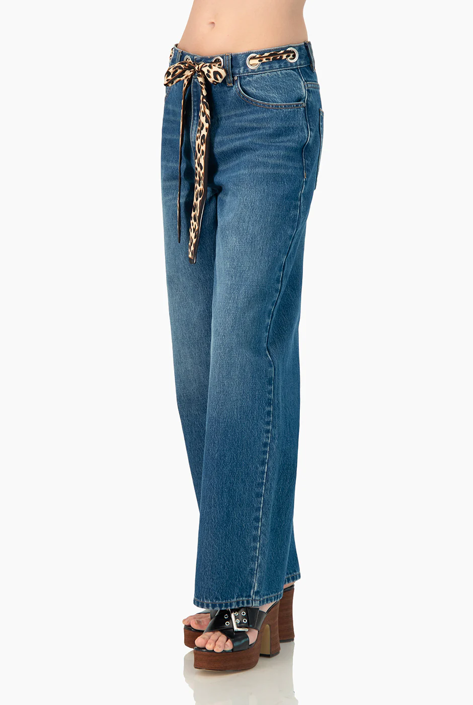 Jeans amplio con cinta en cintura - Image 3