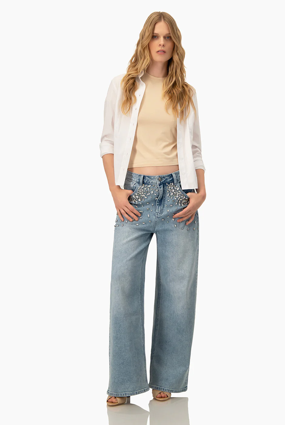 Jeans denim amplio con pedreria - Image 3