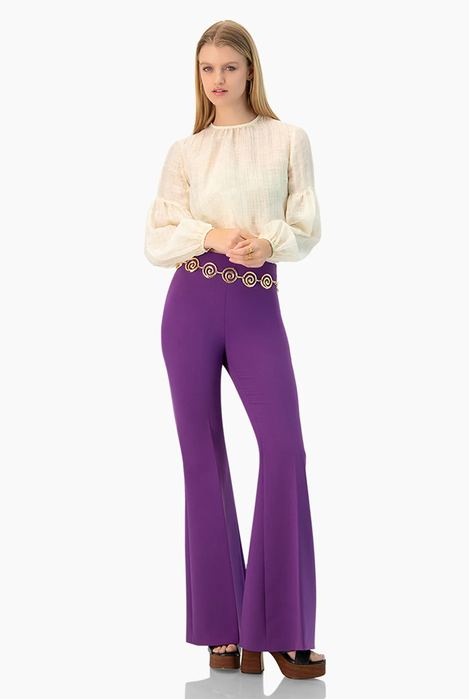 Pantalon acampanado en tono morado - Image 3