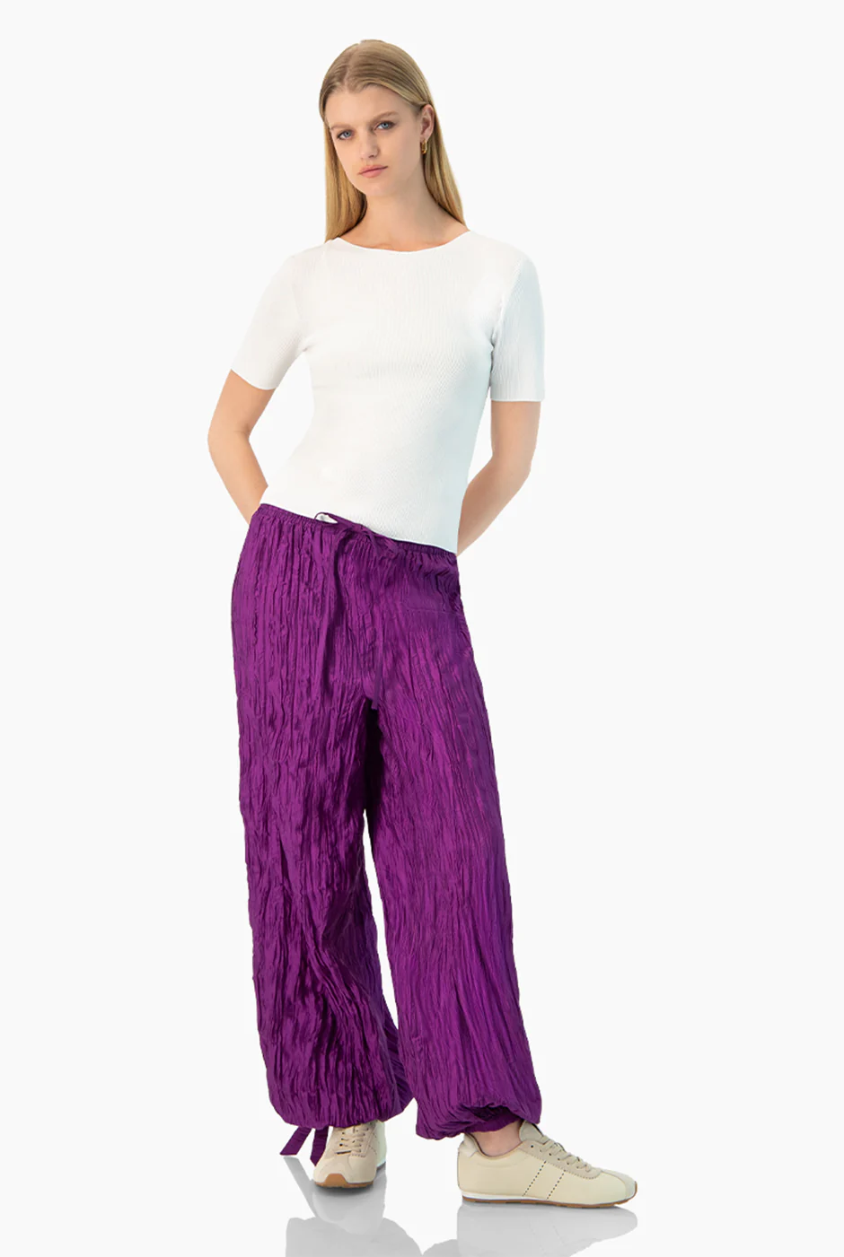 Pantalon morado con cintas - Image 6