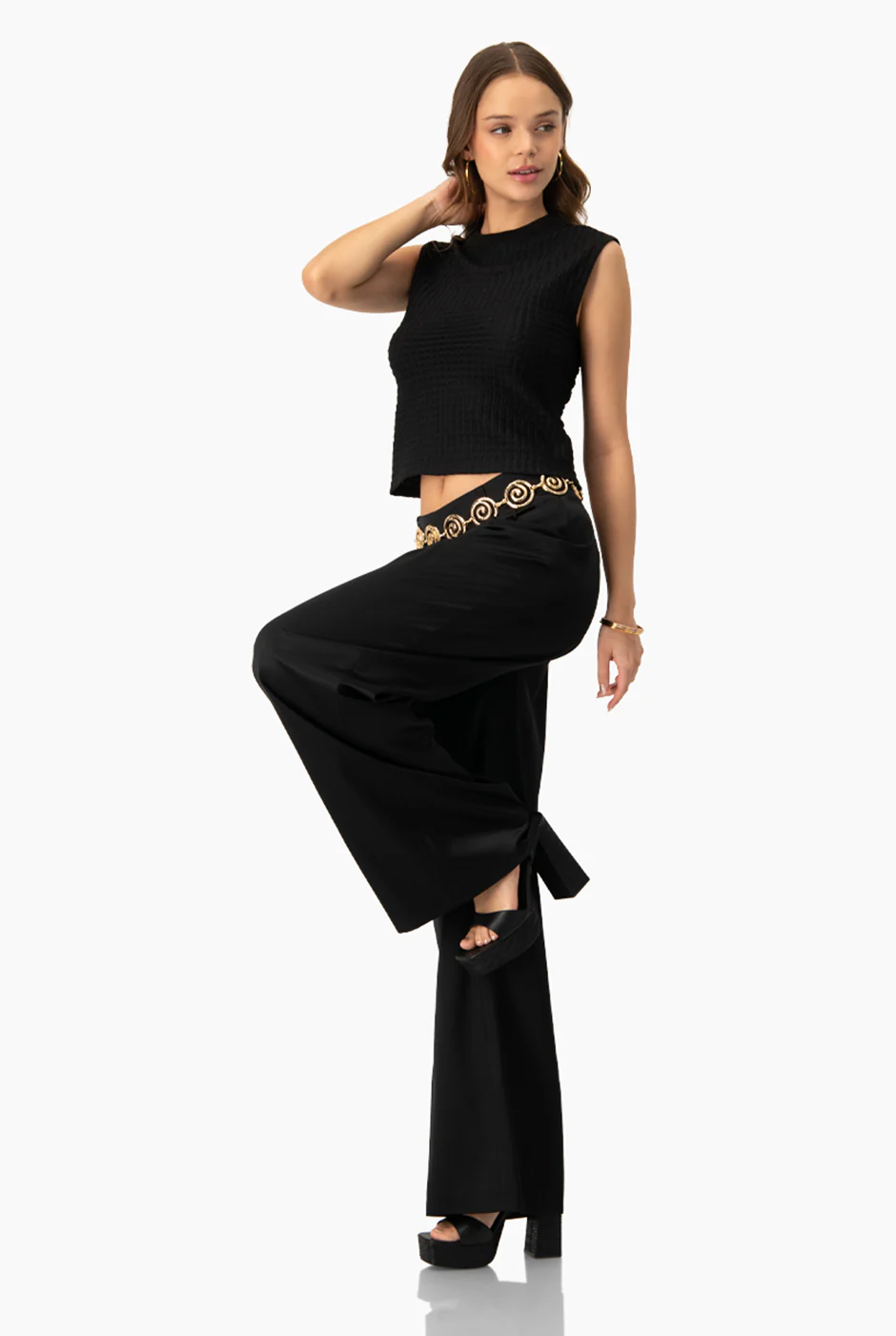 Pantalon negro liso pierna amplia - Image 3