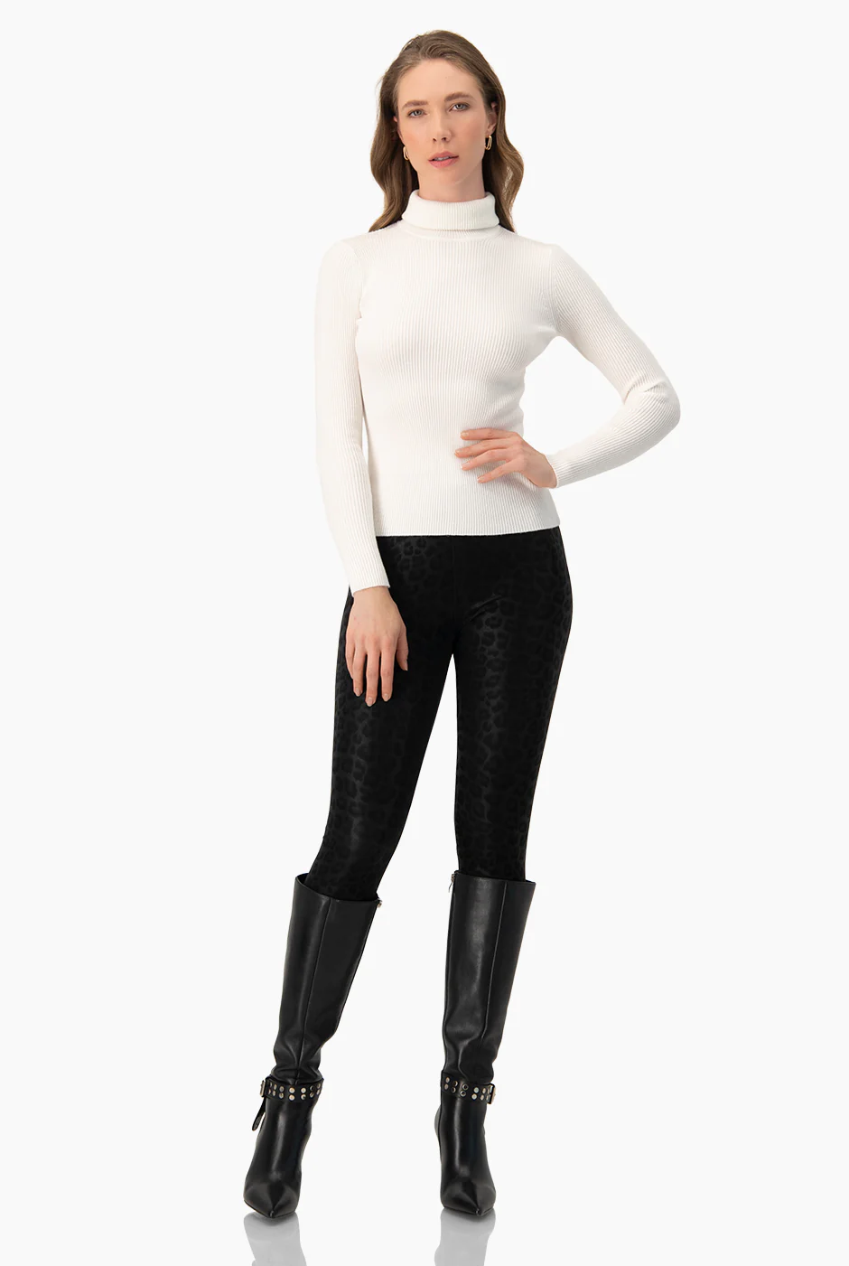 Pantalón PU Leopardo - Image 3