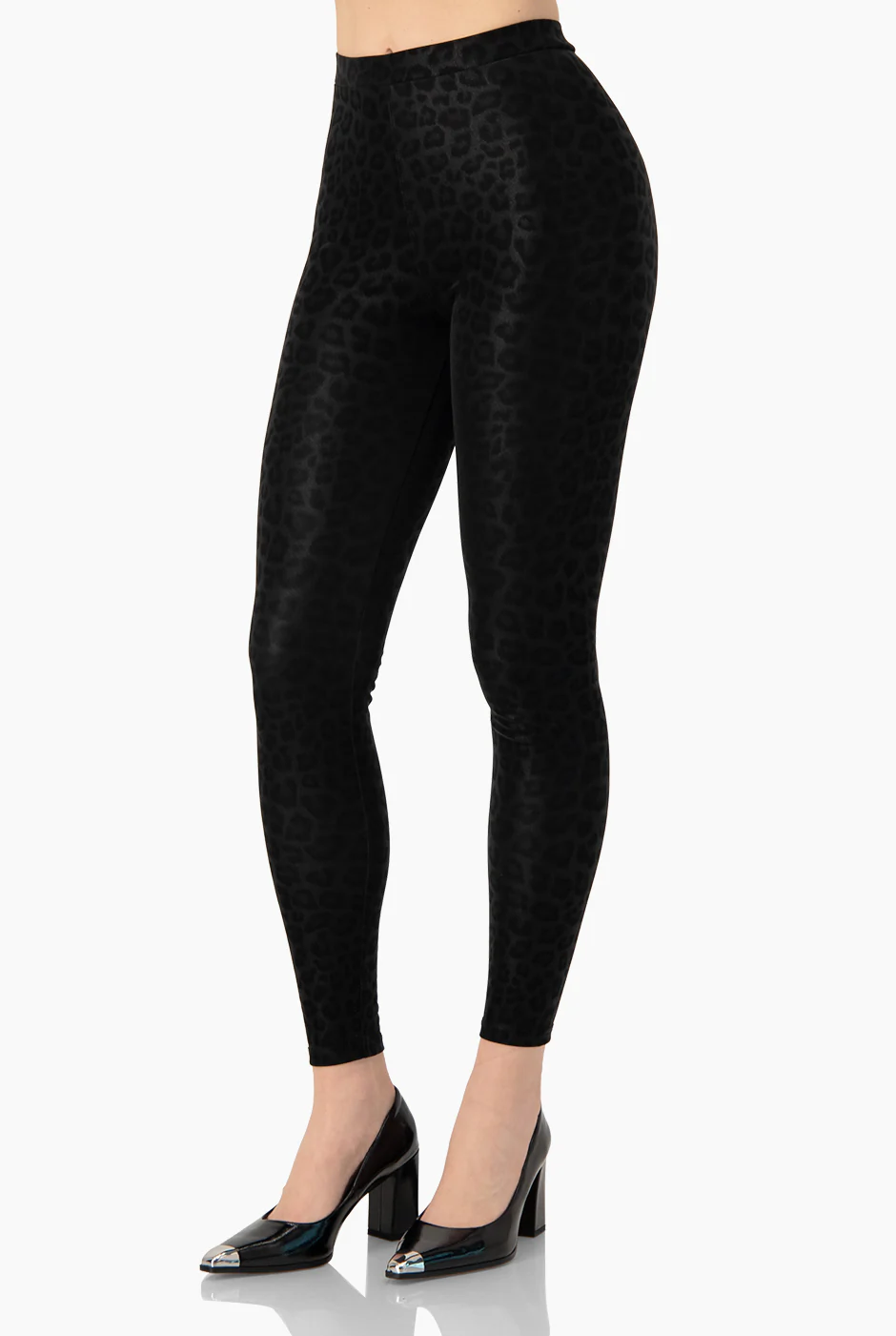Pantalón PU Leopardo - Image 4