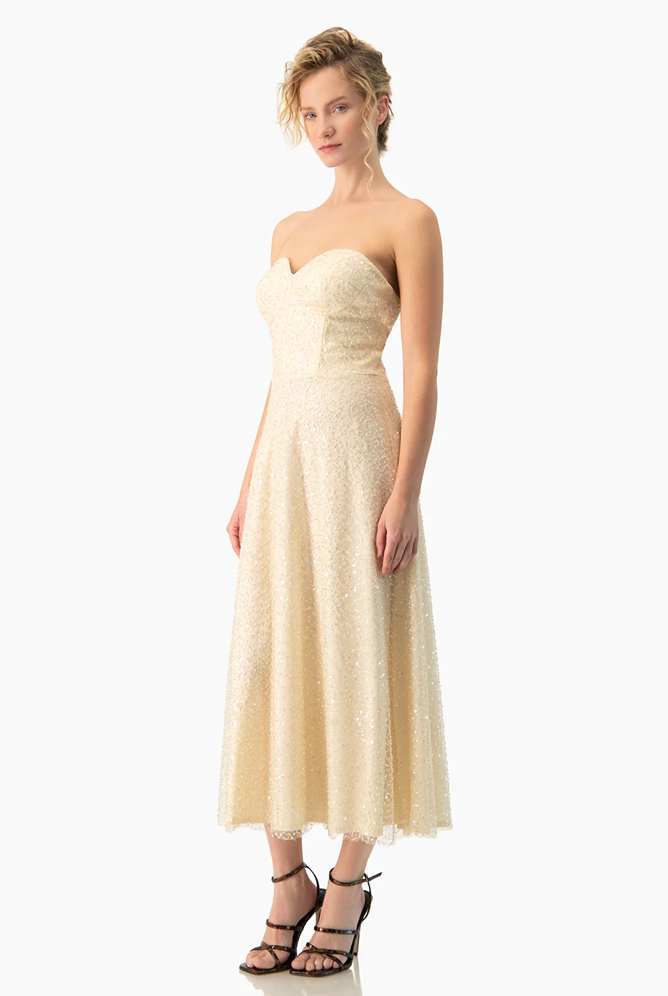 Vestido beige escote corazon - Image 3
