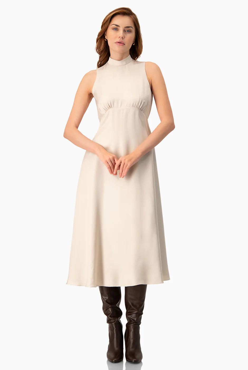 Vestido largo y cuello alto