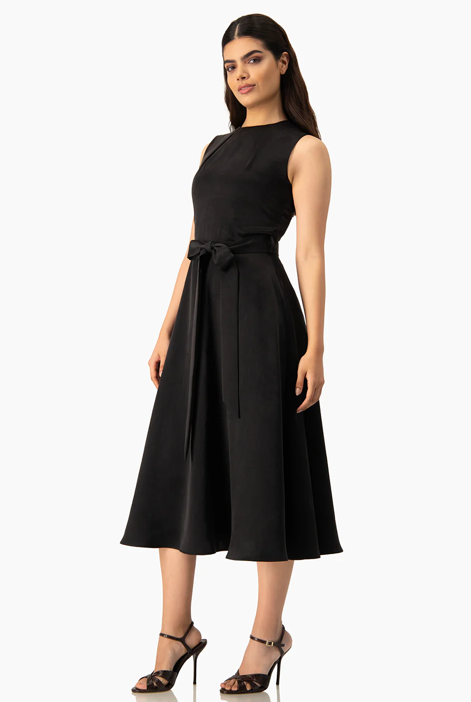 Vestido linea A en color negro - Image 4
